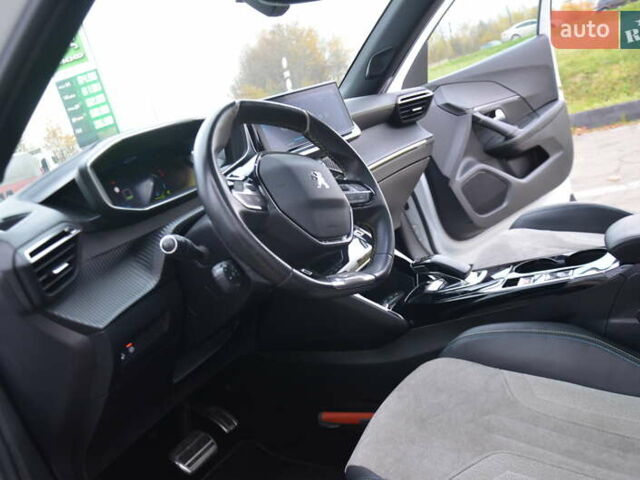 Белый Пежо 2008, объемом двигателя 0 л и пробегом 82 тыс. км за 16250 $, фото 69 на Automoto.ua