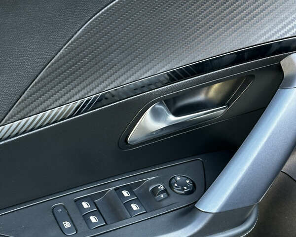 Белый Пежо 2008, объемом двигателя 1.2 л и пробегом 100 тыс. км за 17100 $, фото 5 на Automoto.ua