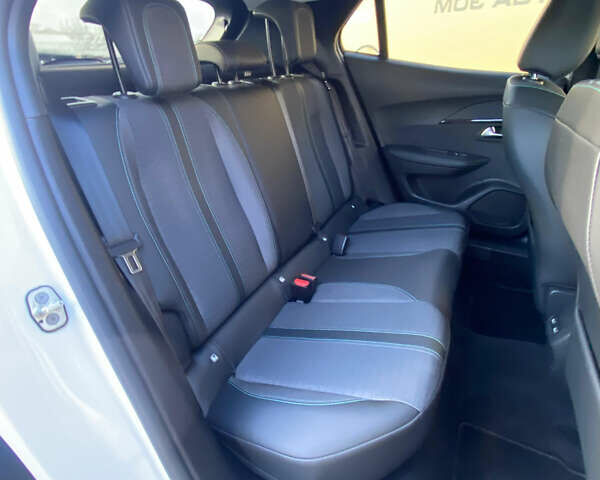 Белый Пежо 2008, объемом двигателя 0 л и пробегом 148 тыс. км за 18900 $, фото 13 на Automoto.ua