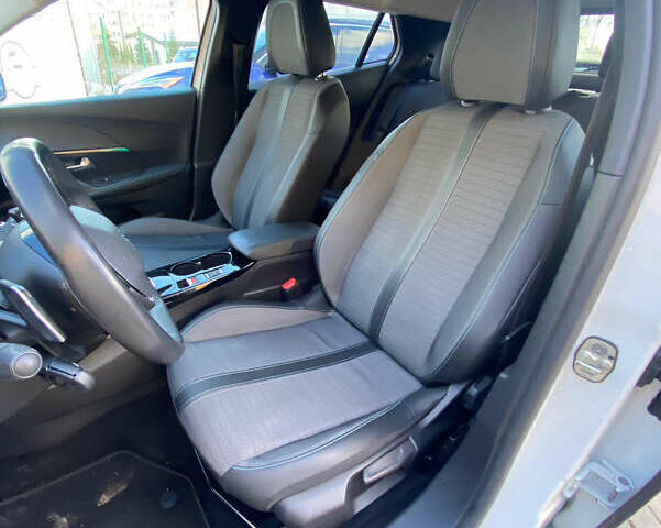 Белый Пежо 2008, объемом двигателя 0 л и пробегом 148 тыс. км за 18900 $, фото 14 на Automoto.ua