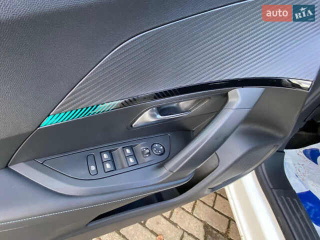 Белый Пежо 2008, объемом двигателя 0 л и пробегом 148 тыс. км за 18900 $, фото 16 на Automoto.ua