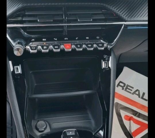 Белый Пежо 2008, объемом двигателя 0 л и пробегом 1 тыс. км за 23000 $, фото 10 на Automoto.ua