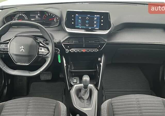 Пежо 2008 2021 в Киеве на Automoto.ua Белый Пежо 2008, объемом двигателя 1.2 л и пробегом 60 тыс. км за 18037 $, фото 7 на Automoto.ua