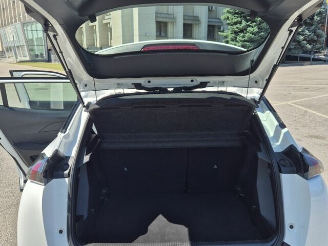 Белый Пежо 2008, объемом двигателя 1.2 л и пробегом 76 тыс. км за 20900 $, фото 10 на Automoto.ua