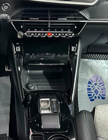 Белый Пежо 2008, объемом двигателя 0 л и пробегом 73 тыс. км за 17450 $, фото 16 на Automoto.ua