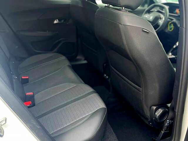 Білий Пежо 2008, об'ємом двигуна 100 л та пробігом 23 тис. км за 17700 $, фото 4 на Automoto.ua