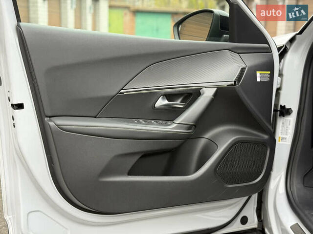 Белый Пежо 2008, объемом двигателя 1.5 л и пробегом 47 тыс. км за 25800 $, фото 16 на Automoto.ua