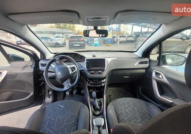 Пежо 2008 2013 в Львове на Automoto.ua Черный Пежо 2008, объемом двигателя 1.6 л и пробегом 349 тыс. км за 7500 $, фото 5 на Automoto.ua