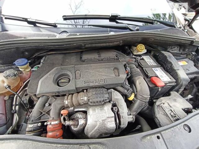 Чорний Пежо 2008, об'ємом двигуна 1.56 л та пробігом 234 тис. км за 11300 $, фото 17 на Automoto.ua