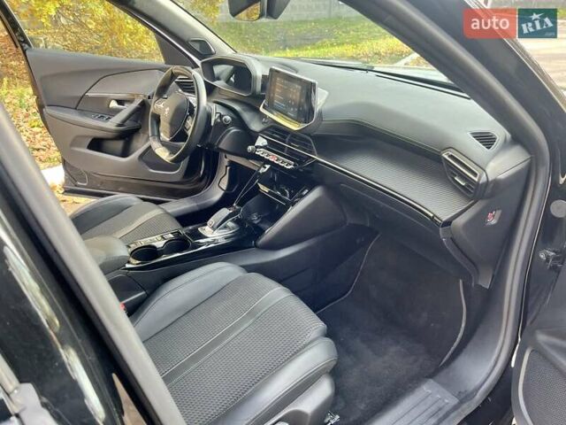 Пежо 2008 2020 у Києві на Automoto.ua Чорний Пежо 2008, об'ємом двигуна 1.5 л та пробігом 56 тис. км за 22500 $, фото 8 на Automoto.ua