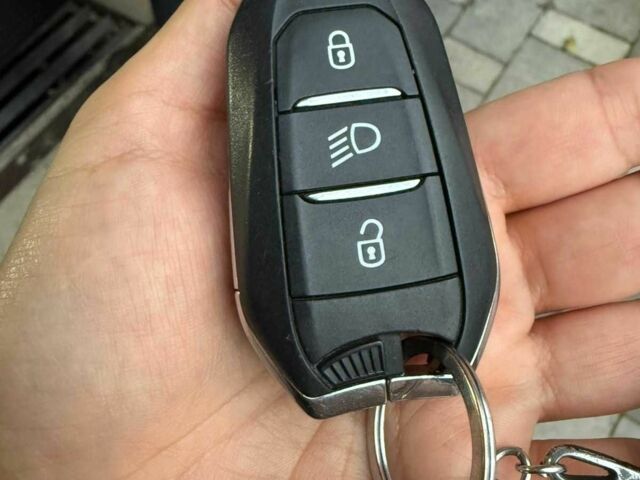 Чорний Пежо 2008, об'ємом двигуна 0 л та пробігом 55 тис. км за 20000 $, фото 13 на Automoto.ua