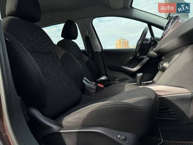 Пежо 2008 2013 у Києві на Automoto.ua Коричневий Пежо 2008, об'ємом двигуна 1.2 л та пробігом 130 тис. км за 8990 $, фото 11 на Automoto.ua