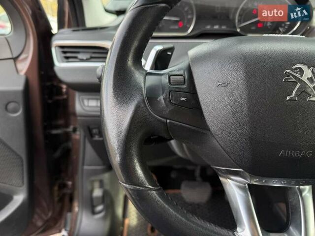 Пежо 2008 2013 у Києві на Automoto.ua Коричневий Пежо 2008, об'ємом двигуна 1.2 л та пробігом 130 тис. км за 8990 $, фото 16 на Automoto.ua
