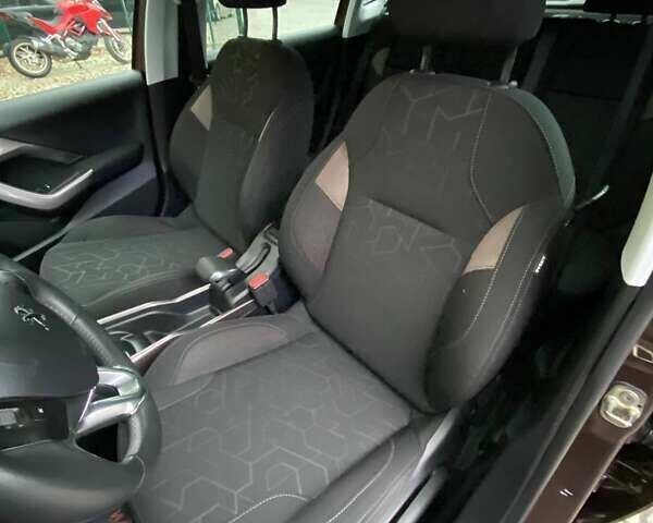 Коричневый Пежо 2008, объемом двигателя 1.2 л и пробегом 108 тыс. км за 9400 $, фото 14 на Automoto.ua