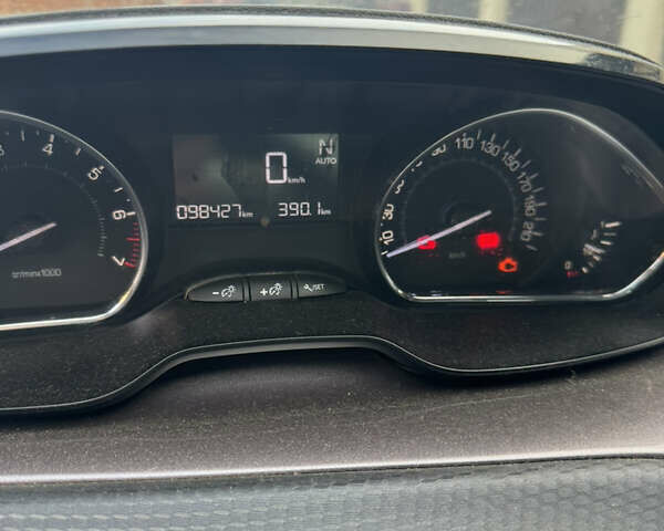 Коричневий Пежо 2008, об'ємом двигуна 1.2 л та пробігом 98 тис. км за 8300 $, фото 10 на Automoto.ua