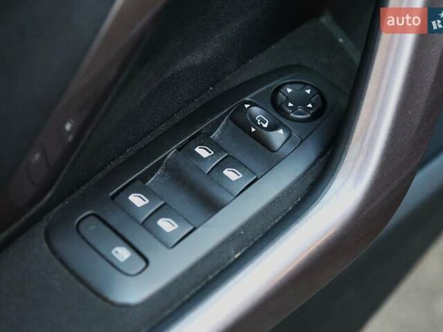 Коричневий Пежо 2008, об'ємом двигуна 1.2 л та пробігом 96 тис. км за 8500 $, фото 20 на Automoto.ua