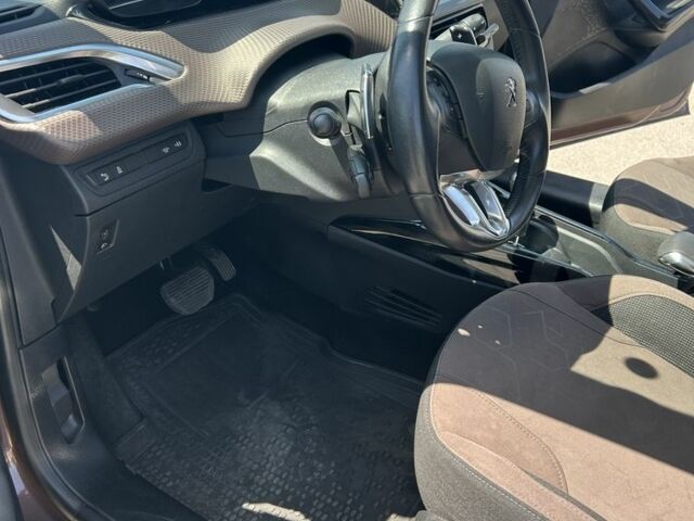 Коричневый Пежо 2008, объемом двигателя 1.2 л и пробегом 144 тыс. км за 8999 $, фото 16 на Automoto.ua