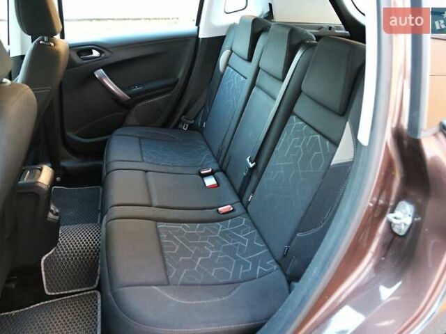 Коричневий Пежо 2008, об'ємом двигуна 1.2 л та пробігом 96 тис. км за 8500 $, фото 7 на Automoto.ua