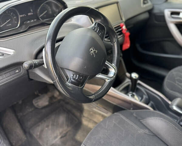 Коричневий Пежо 2008, об'ємом двигуна 1.2 л та пробігом 98 тис. км за 8300 $, фото 7 на Automoto.ua