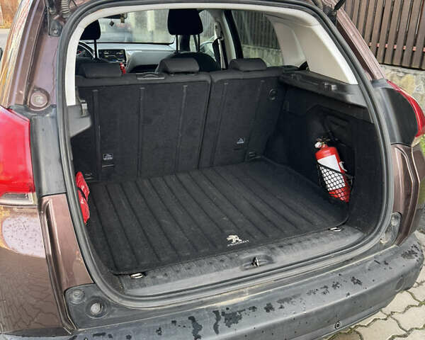 Коричневий Пежо 2008, об'ємом двигуна 1.2 л та пробігом 98 тис. км за 8300 $, фото 6 на Automoto.ua