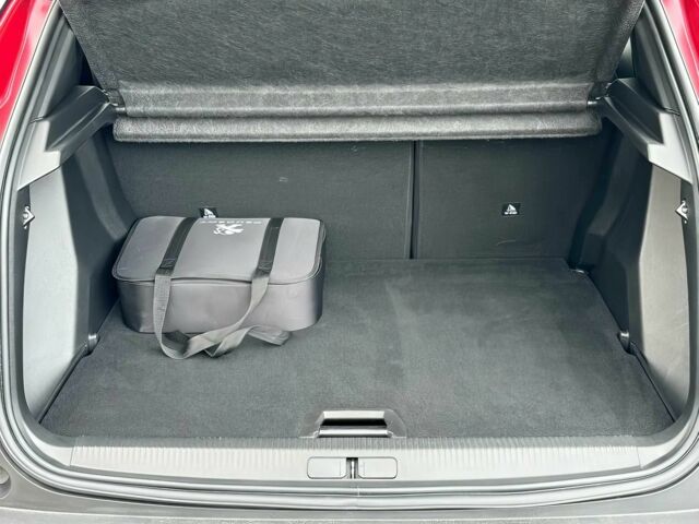 Красный Пежо 2008, объемом двигателя 0 л и пробегом 91 тыс. км за 11000 $, фото 9 на Automoto.ua