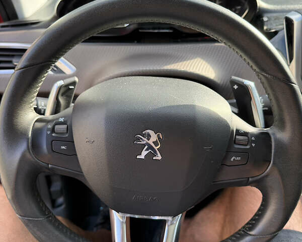 Красный Пежо 2008, объемом двигателя 1.2 л и пробегом 71 тыс. км за 9900 $, фото 27 на Automoto.ua