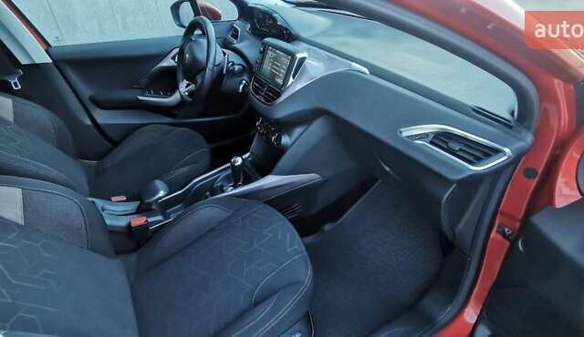 Червоний Пежо 2008, об'ємом двигуна 1.2 л та пробігом 89 тис. км за 11500 $, фото 15 на Automoto.ua