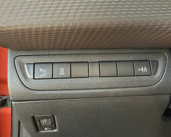 Красный Пежо 2008, объемом двигателя 1.2 л и пробегом 71 тыс. км за 9900 $, фото 29 на Automoto.ua