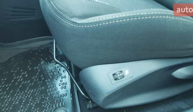 Червоний Пежо 2008, об'ємом двигуна 1.2 л та пробігом 89 тис. км за 11500 $, фото 19 на Automoto.ua