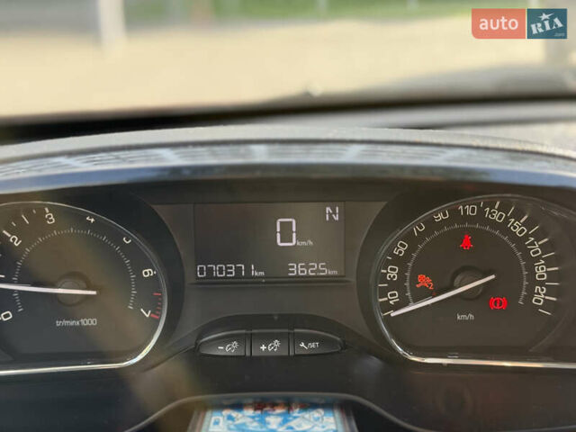 Красный Пежо 2008, объемом двигателя 1.2 л и пробегом 71 тыс. км за 9900 $, фото 32 на Automoto.ua