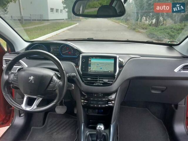 Красный Пежо 2008, объемом двигателя 1.2 л и пробегом 49 тыс. км за 9000 $, фото 8 на Automoto.ua