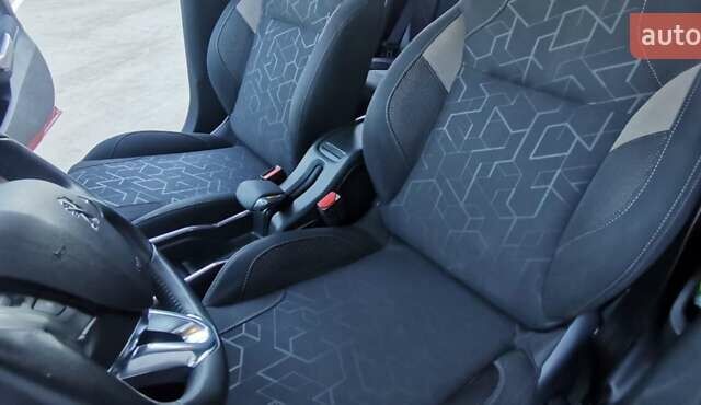 Червоний Пежо 2008, об'ємом двигуна 1.2 л та пробігом 89 тис. км за 11500 $, фото 22 на Automoto.ua