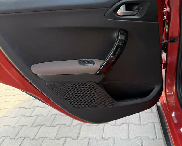 Красный Пежо 2008, объемом двигателя 1.2 л и пробегом 71 тыс. км за 9900 $, фото 24 на Automoto.ua