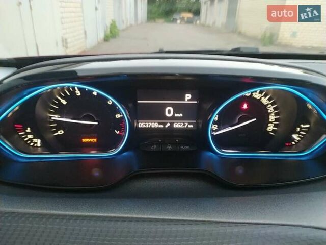 Червоний Пежо 2008, об'ємом двигуна 1.2 л та пробігом 71 тис. км за 11800 $, фото 29 на Automoto.ua