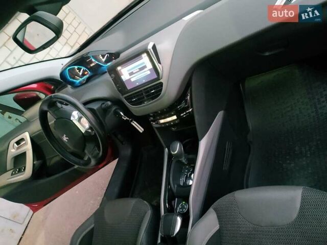 Червоний Пежо 2008, об'ємом двигуна 1.2 л та пробігом 71 тис. км за 11800 $, фото 27 на Automoto.ua