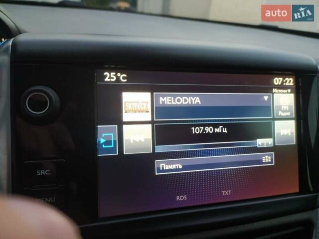 Червоний Пежо 2008, об'ємом двигуна 1.2 л та пробігом 71 тис. км за 11800 $, фото 20 на Automoto.ua