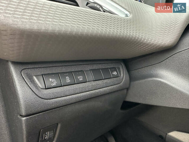 Красный Пежо 2008, объемом двигателя 1.2 л и пробегом 67 тыс. км за 11899 $, фото 18 на Automoto.ua