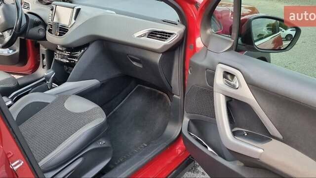 Червоний Пежо 2008, об'ємом двигуна 1.2 л та пробігом 124 тис. км за 12500 $, фото 8 на Automoto.ua