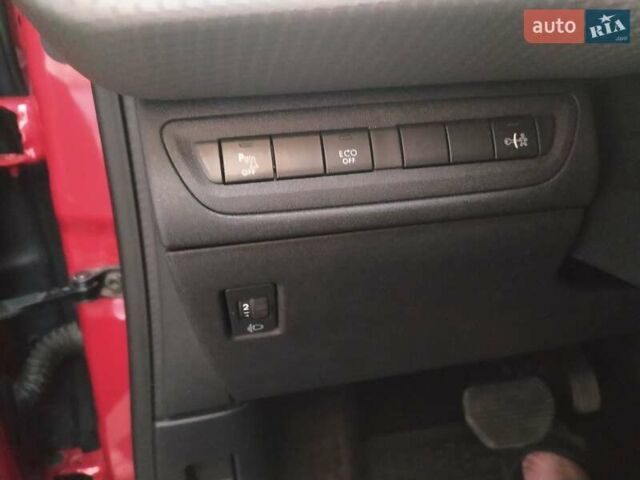 Червоний Пежо 2008, об'ємом двигуна 1.2 л та пробігом 71 тис. км за 11800 $, фото 18 на Automoto.ua