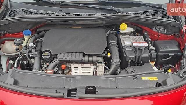 Красный Пежо 2008, объемом двигателя 1.2 л и пробегом 103 тыс. км за 9800 $, фото 5 на Automoto.ua