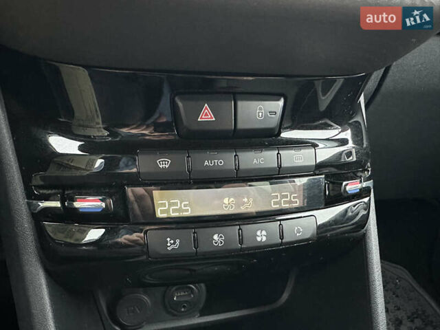 Красный Пежо 2008, объемом двигателя 1.2 л и пробегом 67 тыс. км за 11899 $, фото 24 на Automoto.ua