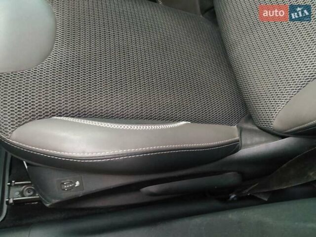 Червоний Пежо 2008, об'ємом двигуна 1.2 л та пробігом 71 тис. км за 11800 $, фото 26 на Automoto.ua