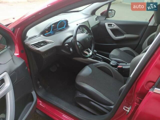 Червоний Пежо 2008, об'ємом двигуна 1.2 л та пробігом 71 тис. км за 11800 $, фото 30 на Automoto.ua