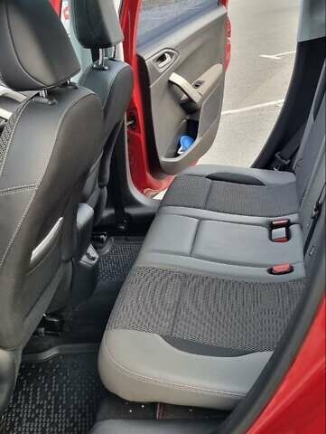 Червоний Пежо 2008, об'ємом двигуна 1.2 л та пробігом 124 тис. км за 12500 $, фото 3 на Automoto.ua