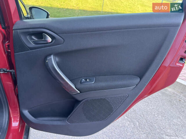 Червоний Пежо 2008, об'ємом двигуна 1.2 л та пробігом 54 тис. км за 11500 $, фото 17 на Automoto.ua