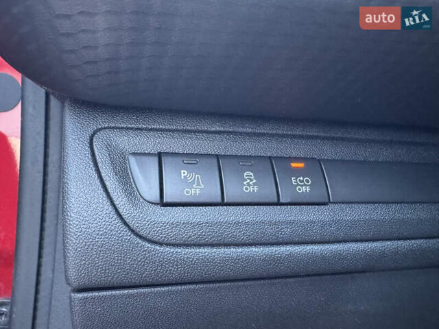 Червоний Пежо 2008, об'ємом двигуна 1.2 л та пробігом 54 тис. км за 11500 $, фото 28 на Automoto.ua