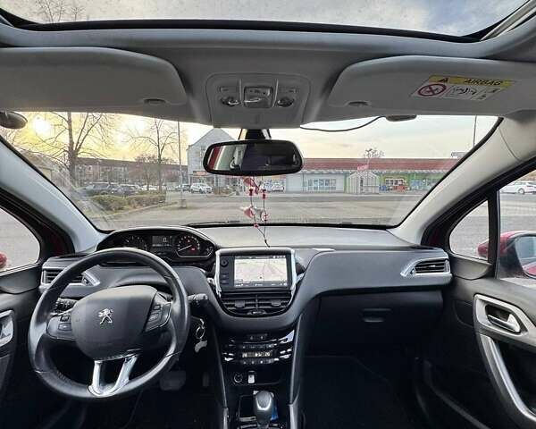 Червоний Пежо 2008, об'ємом двигуна 1.2 л та пробігом 37 тис. км за 14000 $, фото 3 на Automoto.ua