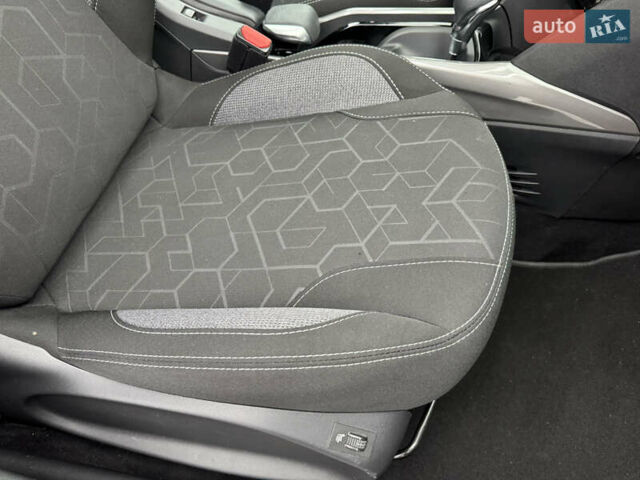 Красный Пежо 2008, объемом двигателя 1.2 л и пробегом 38 тыс. км за 13500 $, фото 13 на Automoto.ua