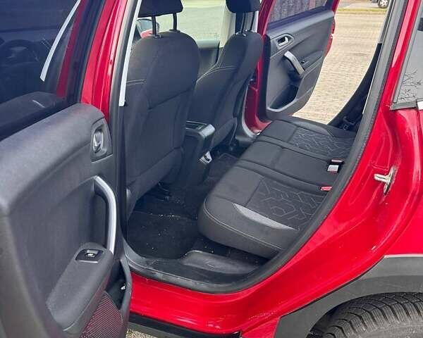 Червоний Пежо 2008, об'ємом двигуна 1.2 л та пробігом 37 тис. км за 14000 $, фото 7 на Automoto.ua