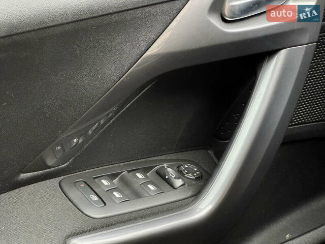 Червоний Пежо 2008, об'ємом двигуна 1.2 л та пробігом 130 тис. км за 10800 $, фото 25 на Automoto.ua